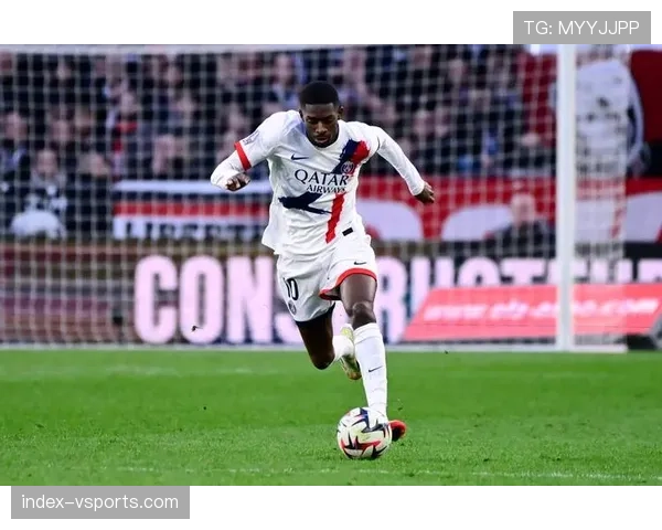 身披14号荣耀入围金球奖提名杜埃职业生涯首次跻身世界顶级行列